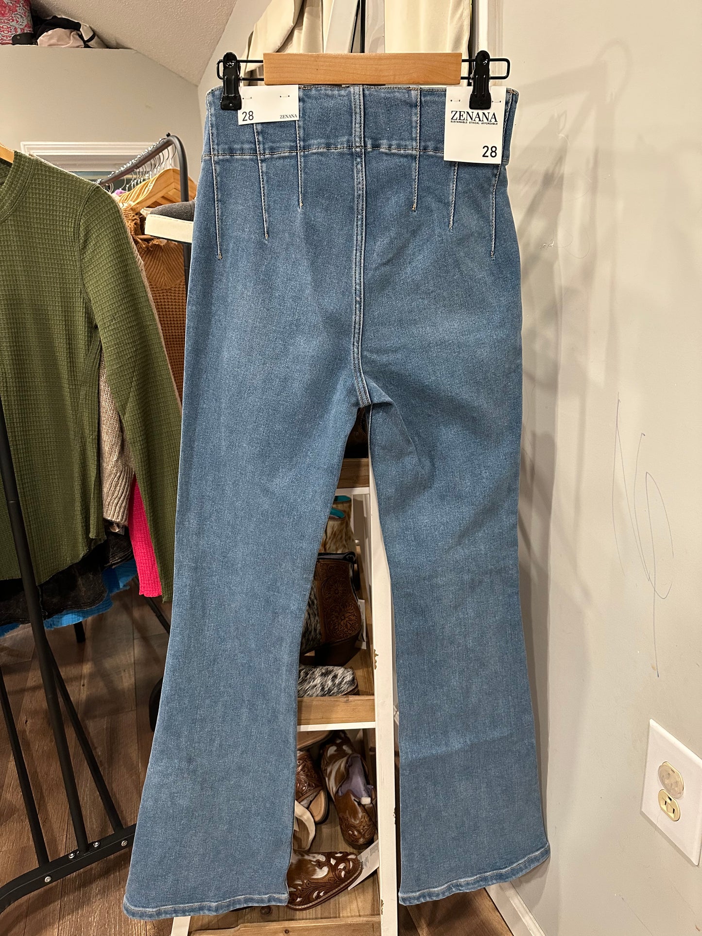 Pintuck Detailed waist Flare Jeans 1608MM