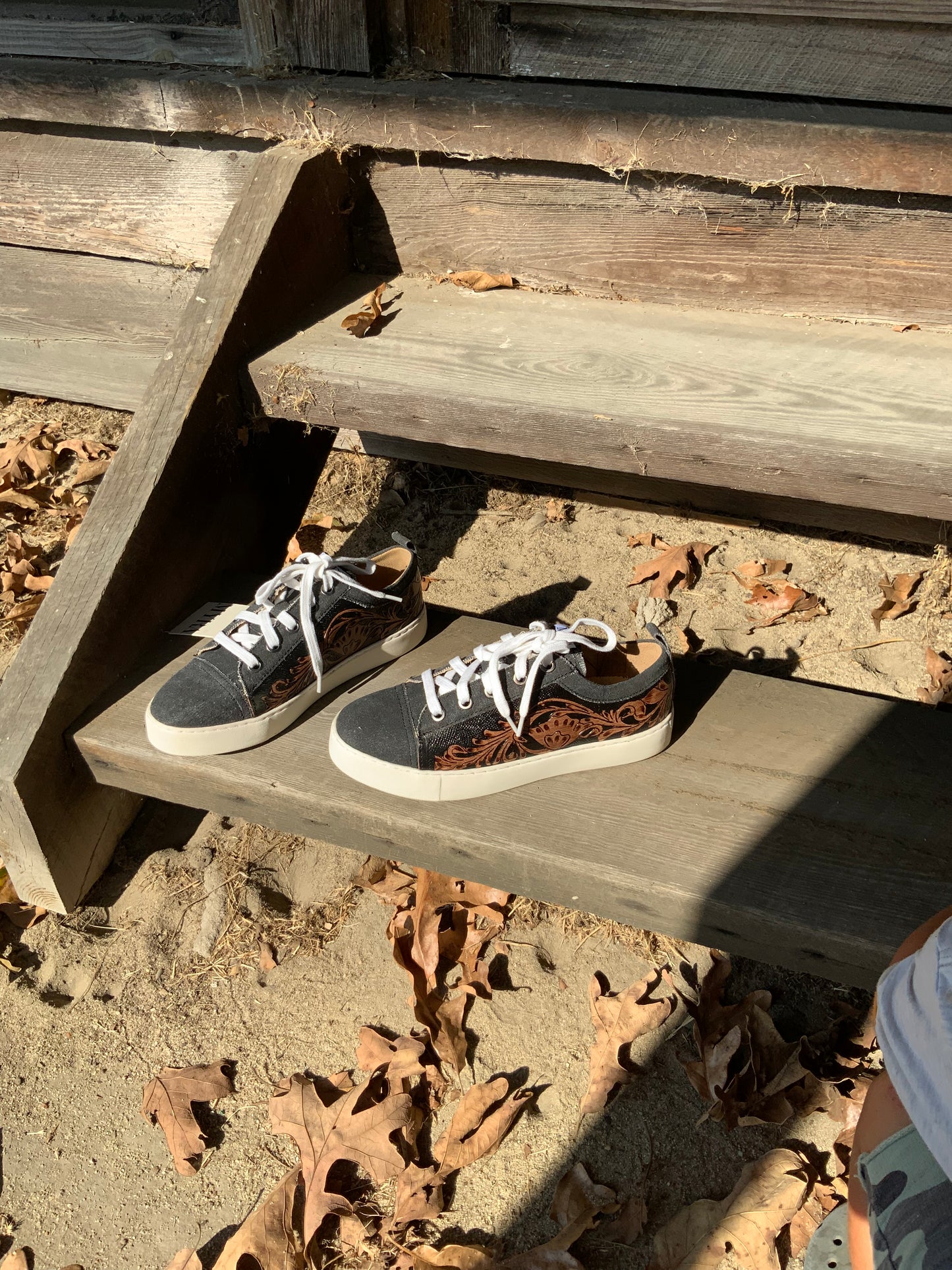 Women Limited Edition Handtooling Sneaker